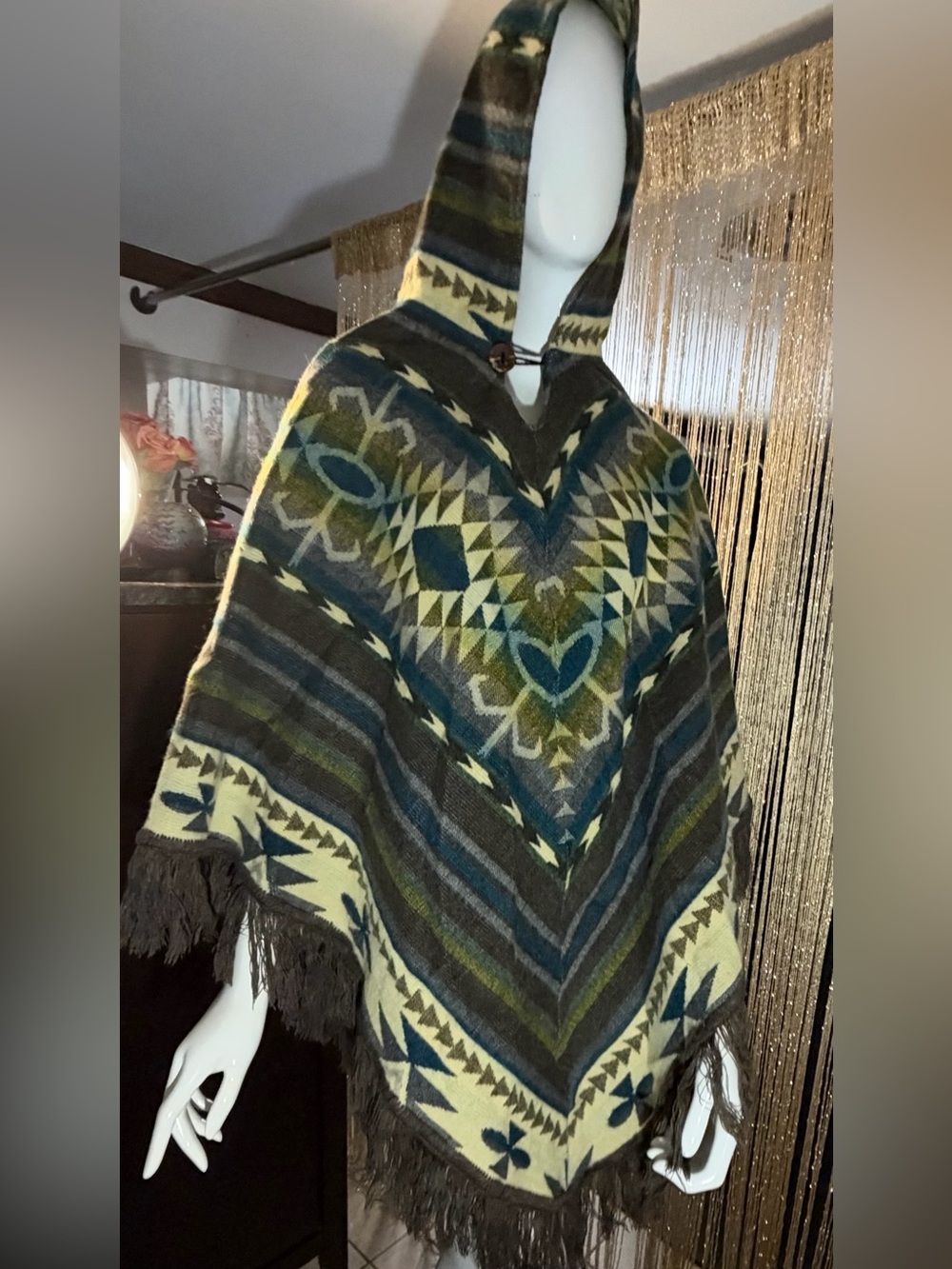 NEW Peruvian Llama Wool Hooded Poncho – Machu Picchu Artisan Andean Cape